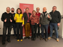 Die Mannschaft des SPD-Ortsvereins Bad Windsheim mit dem neuen Vorsitzenden Matthias Oberth Mitte), zweiter Vorsitzenden Birgit Schüsterl (Dritte von links) und Schriftführer Erich Haag (Dritter von rechts)