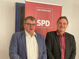 Landtagskandidat Harry Scheuenstuhl (kinks) und der neue SPD-Ortsvereinsvorsitzender Matthias Oberth.