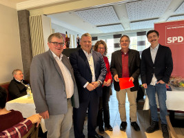 Harry Scheuenstuhl, Carsten Träger, Birgit Schüsterl, Matthias Oberth, Jonas Gareis (von links)